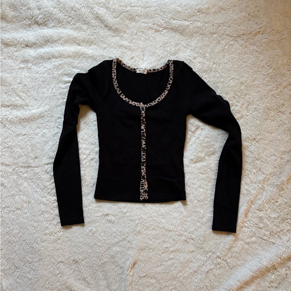 brandy melville cheetah collar long sleeve